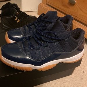 Jordan 11 Low Navy Gum